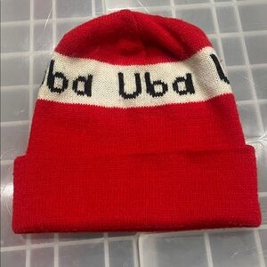 🧶 *Vibrant Red & White Cuffed  Beanie 🧣 Unisex
